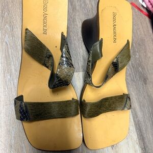 Enzo Angioloni slip on open toe wedge shoe green tones size 7.5 italy leather